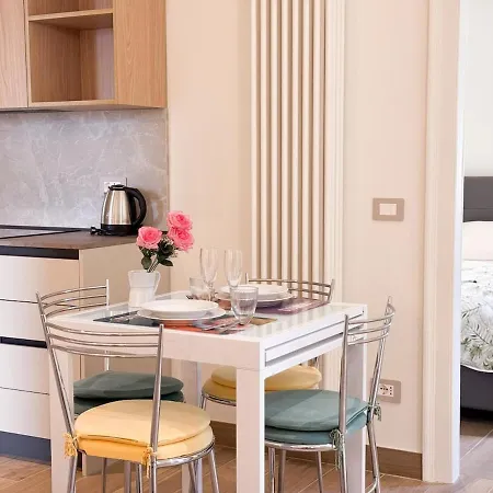 Borghi Two-room Near Old Town With Ac Apartamento